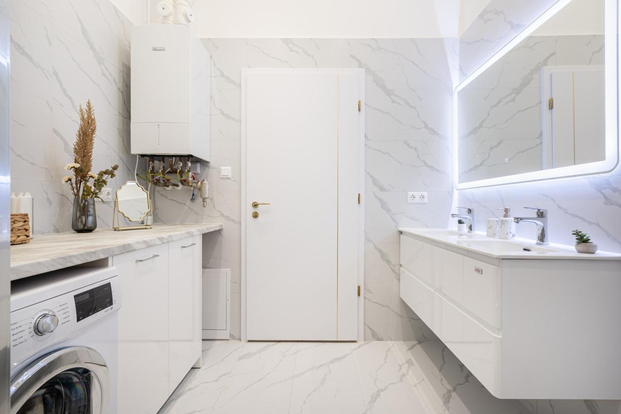 Blue Velvet Luxury Apartment บูดาเปสต์ ภายนอก รูปภาพ